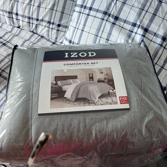 Izod Bedding Comforter Set Poshmark